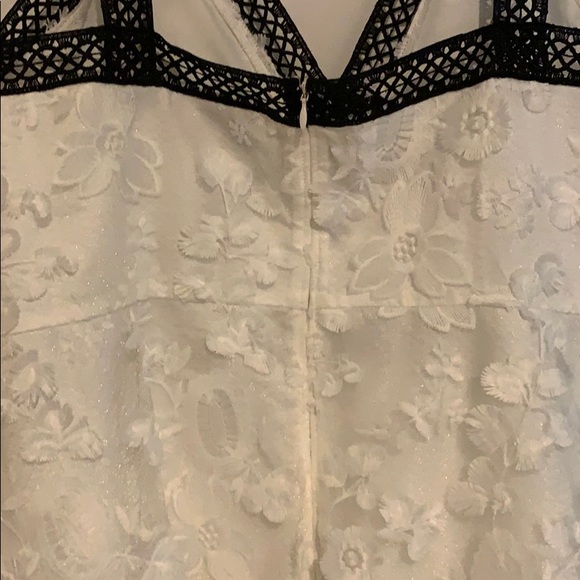 Beautiful black and white dress - Picture 6 of 6